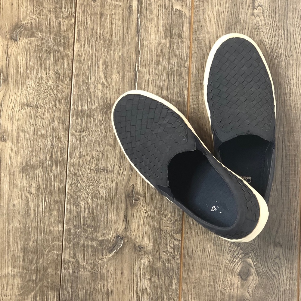 Quilted Navy Blue Style Slip-on Sneakers
